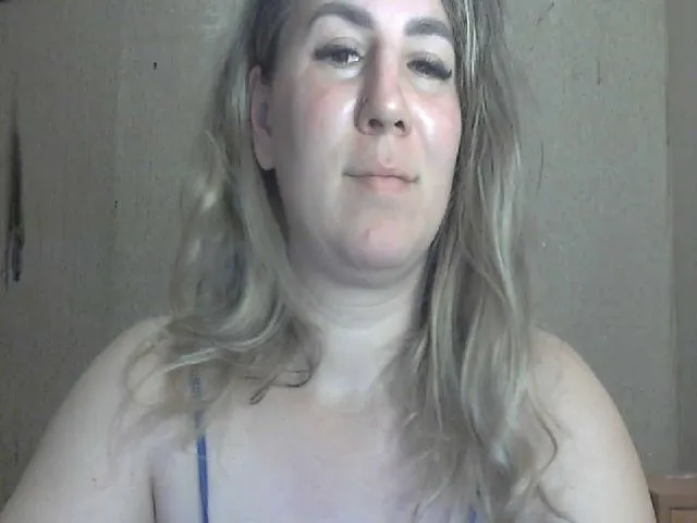 Live sex webcam photo for ChrystalBella #271754279