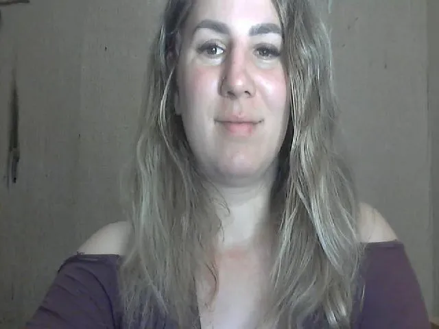 Live sex webcam photo for ChrystalBella #271945286