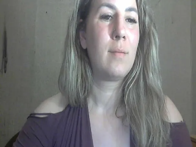 Live sex webcam photo for ChrystalBella #272358894