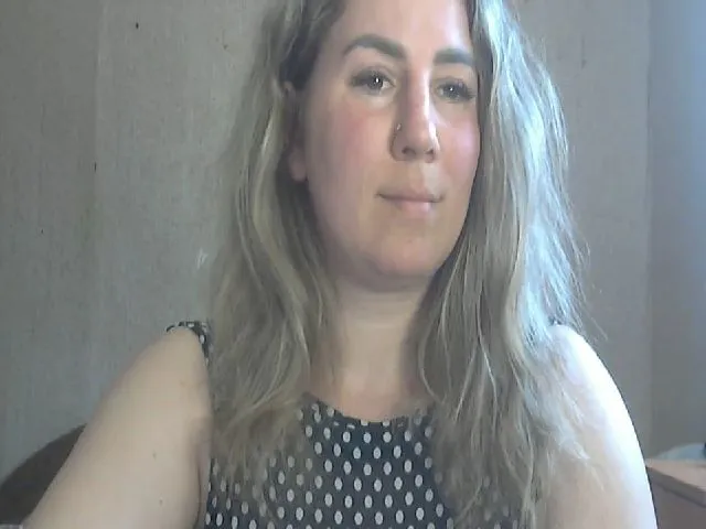 Live sex webcam photo for ChrystalBella #272644178