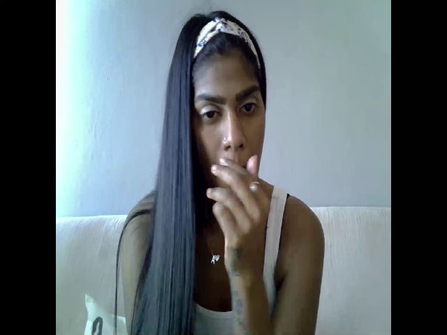 Live sex webcam photo for Ciara9 #274077073