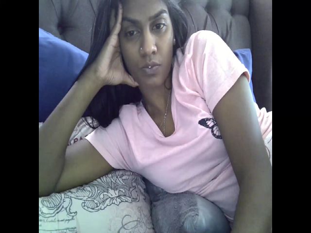 Live sex webcam photo for Ciara9 #274085838