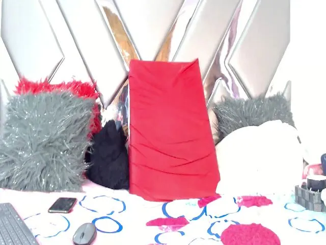 Live sex webcam photo for CiaraEbonyxxx #272887558