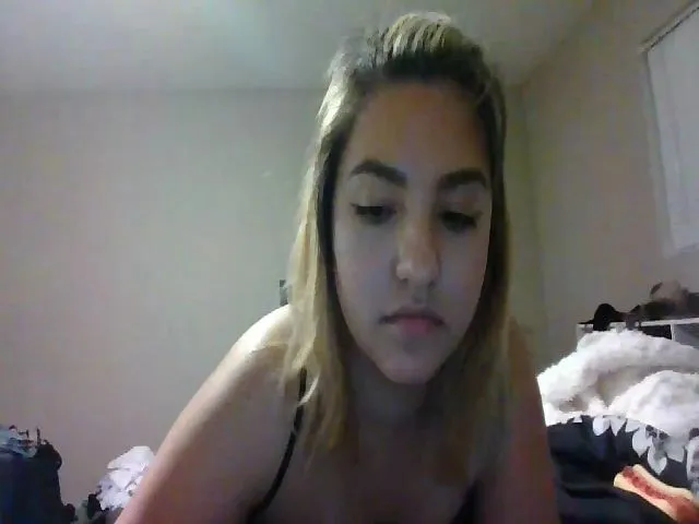 Live sex webcam photo for Cierra01 #274051136