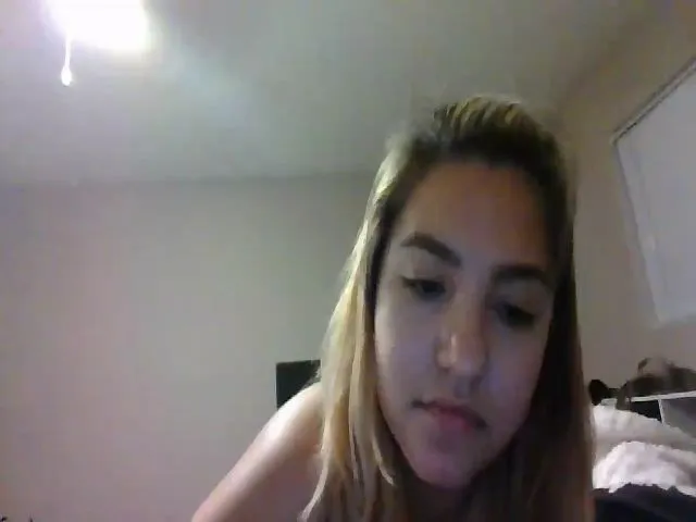 Live sex webcam photo for Cierra01 #274051168