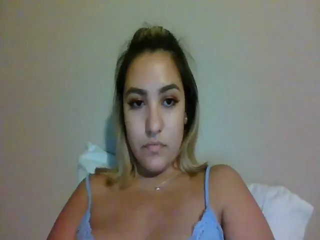 Live sex webcam photo for Cierra01 #274194121