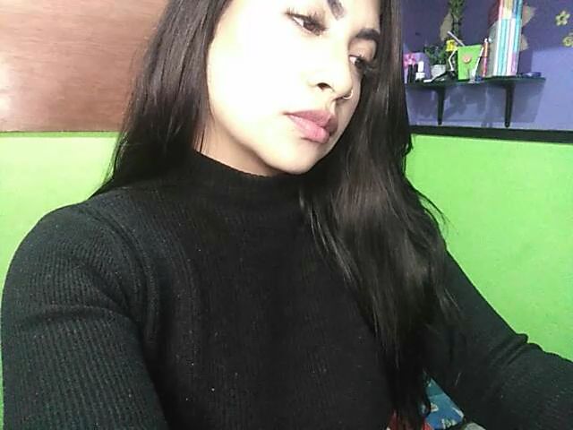 Live sex webcam photo for Cinamongirl21 #273683367