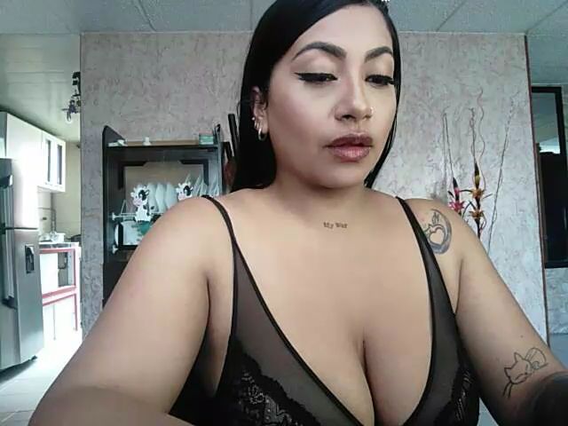 Live sex webcam photo for Cinamongirl21 #274604795