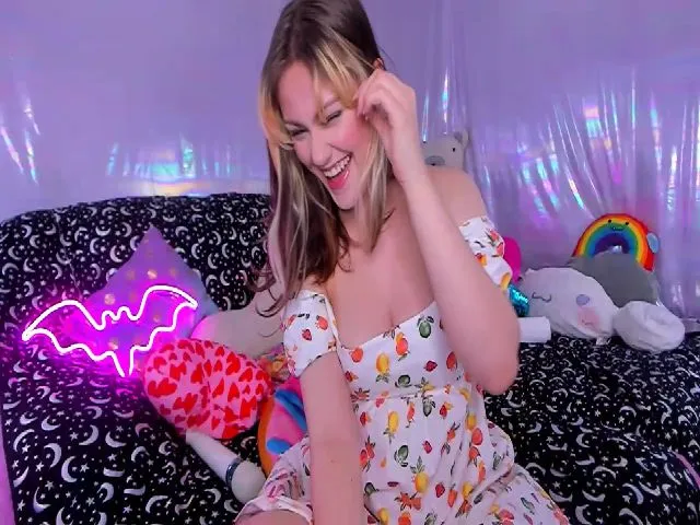 Live sex webcam photo for ClaraKitty #272485503