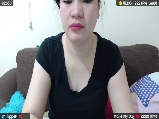 Live sex webcam photo for ClassyGurl #271879162