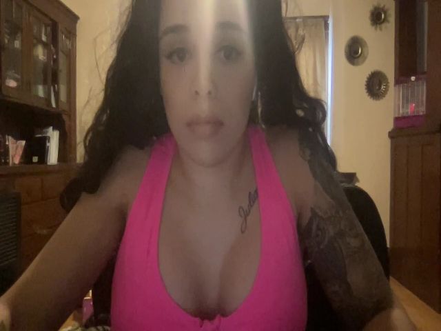 Live sex webcam photo for Cleo23 #272553240