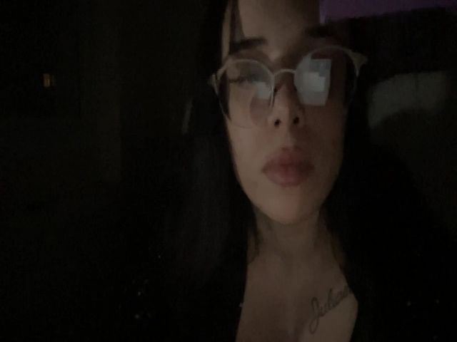 Live sex webcam photo for Cleo23 #272760245