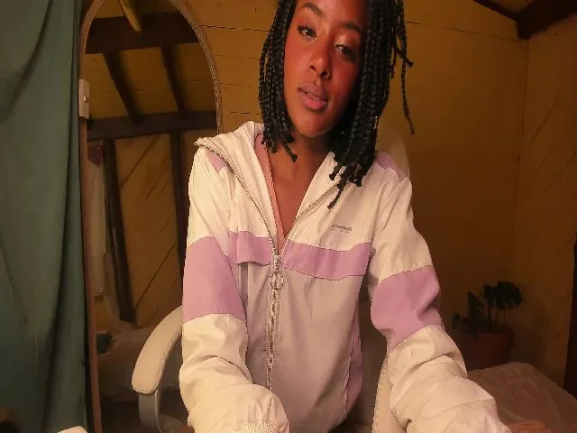 Live sex webcam photo for CleoFM #272432215