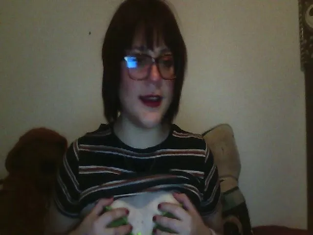 Live sex webcam photo for ClickZandy #272434920