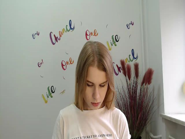 Live sex webcam photo for Cloud_Girl #274248318