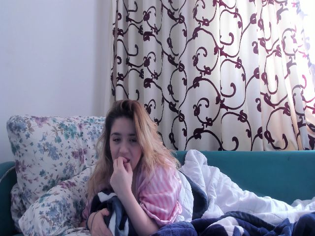 Live sex webcam photo for Cloverbubble #272962654