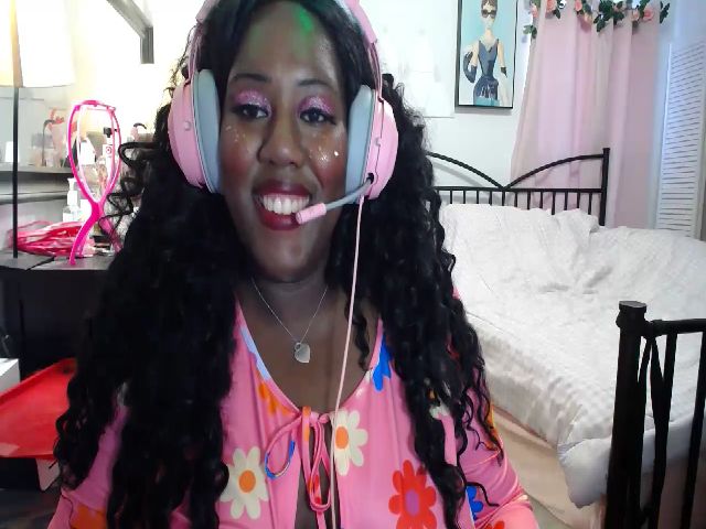 Live sex webcam photo for CocoaPixie #272268571