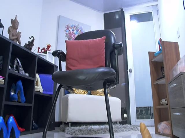 Live sex webcam photo for Colett_s #272800194