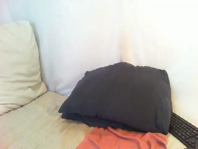 Live sex webcam photo for Collegeslut84 #274164398