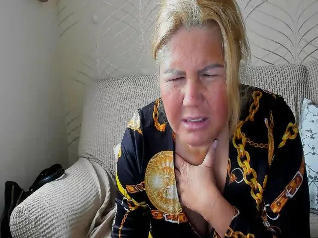 Live sex webcam photo for Come2Mommy #271839654