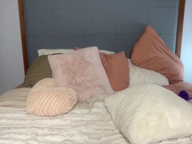 Live sex webcam photo for Comewithlexi #273674209