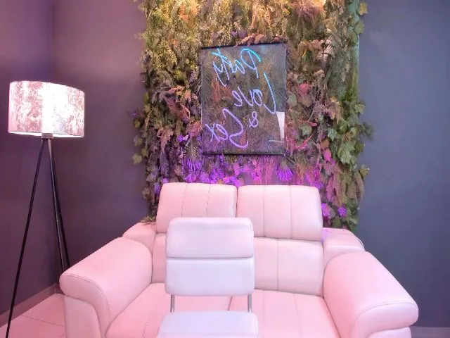 Live sex webcam photo for ConnieAddams1 #271819384