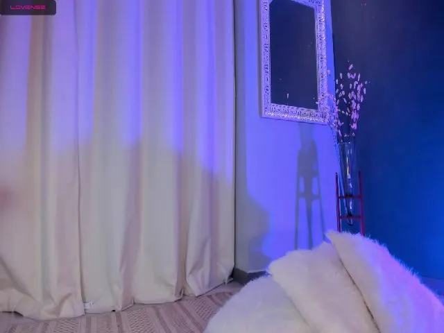 Live sex webcam photo for ConnieAddams1 #272530997