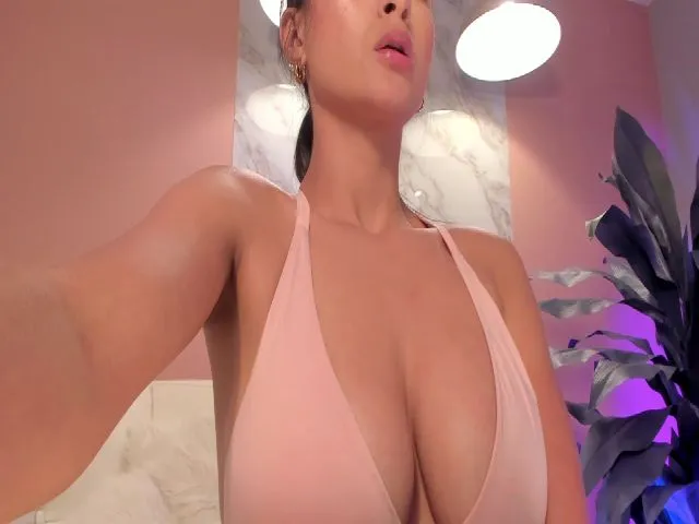 Live sex webcam photo for ConnieAddams1 #274680513