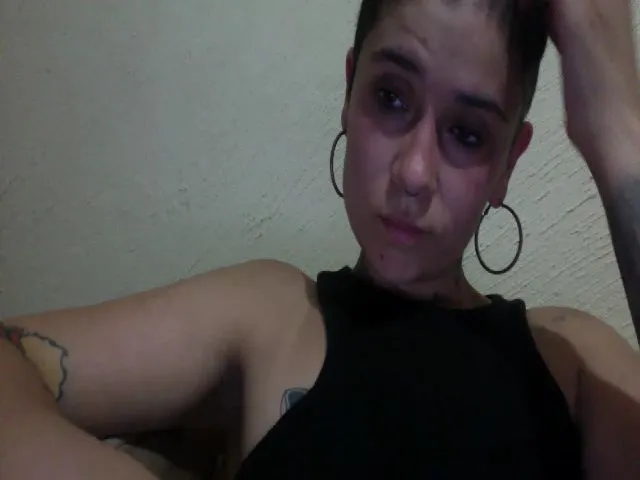 Live sex webcam photo for Connieboom #273135155