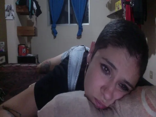 Live sex webcam photo for Connieboom #273157726