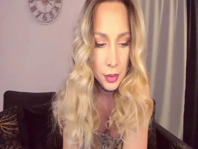 Live sex webcam photo for CoolElissa #272923321