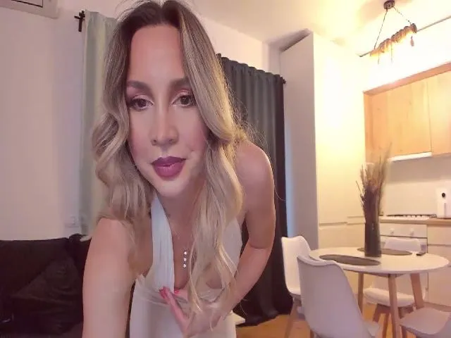 Live sex webcam photo for CoolElissa #273157744