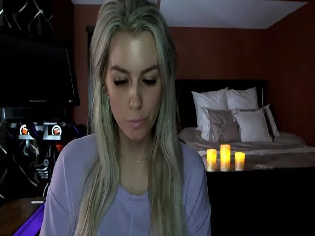 Live sex webcam photo for Cora9 #272338790