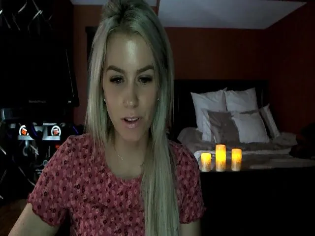 Live sex webcam photo for Cora9 #272367031