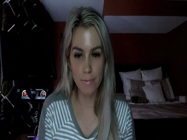 Live sex webcam photo for Cora9 #272548019