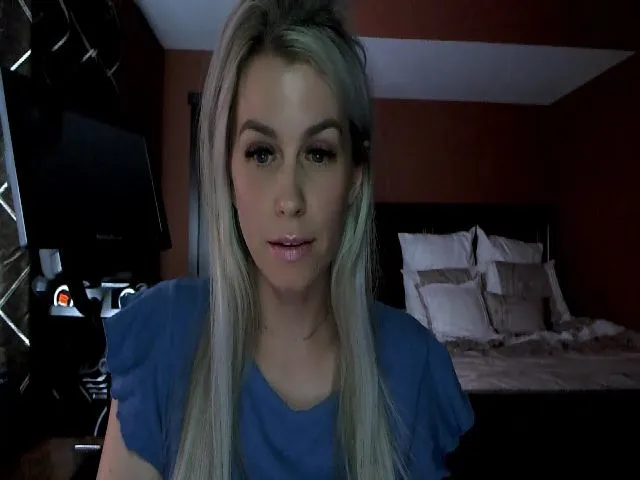 Live sex webcam photo for Cora9 #273290066