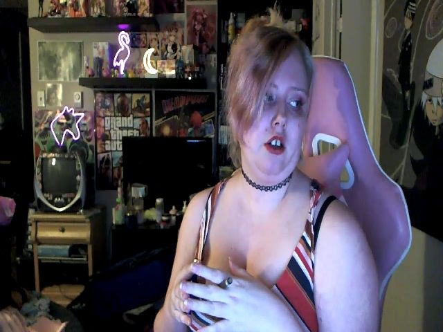 Live sex webcam photo for CosplayGamer #272325698