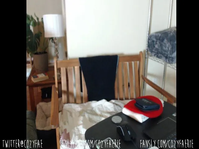 Live sex webcam photo for CozyFaerie #271987598