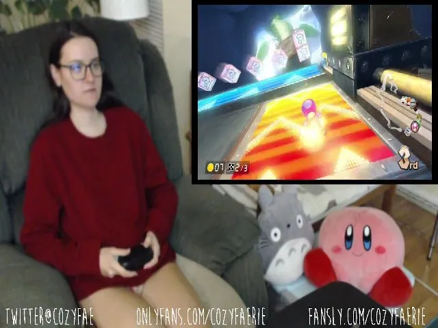 Live sex webcam photo for CozyFaerie #272169036