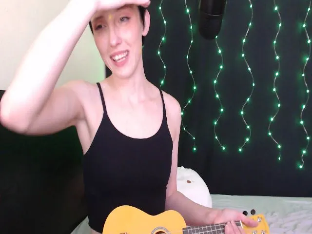 Live sex webcam photo for CreamyBun #272747422