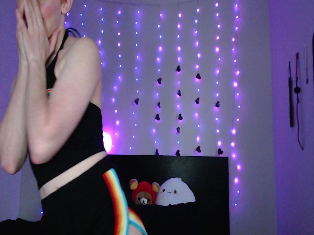 Live sex webcam photo for CreamyBun #273123572