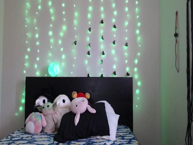 Live sex webcam photo for CreamyBun #273132352