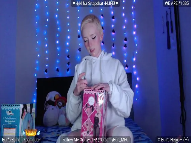 Live sex webcam photo for CreamyBun #273480253