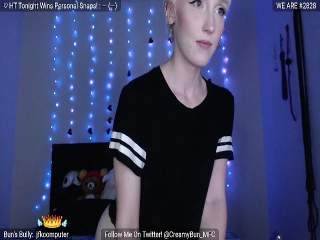 Live sex webcam photo for CreamyBun #273707277