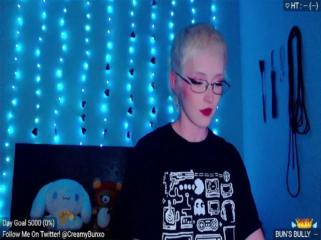 Live sex webcam photo for CreamyBun #274632476