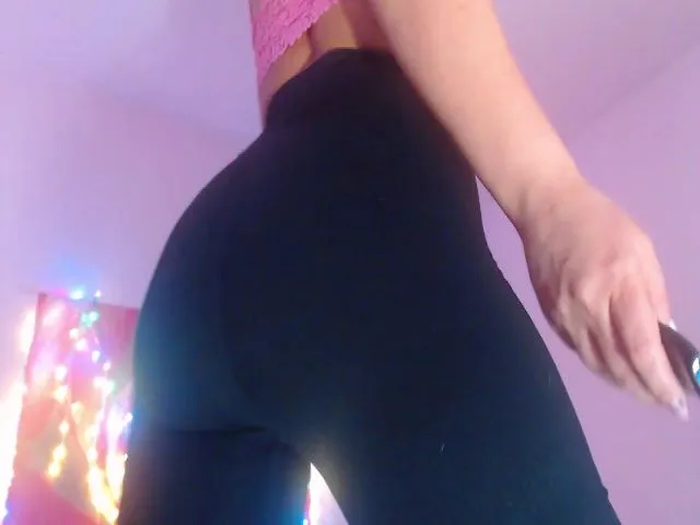 Live sex webcam photo for CrinnaMania #273512620