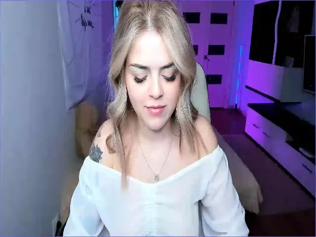 Live sex webcam photo for CristalAlice #272224893