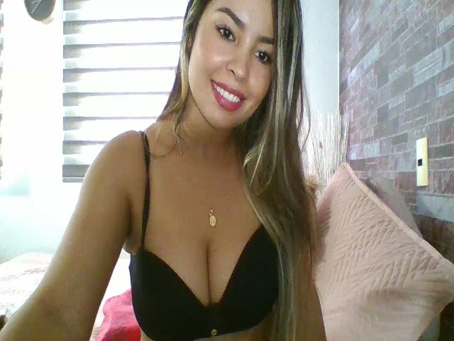 Live sex webcam photo for Cristal_2018 #272335211