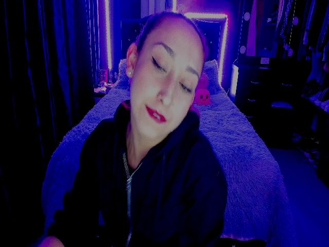 Live sex webcam photo for Cristal_kat #272200002