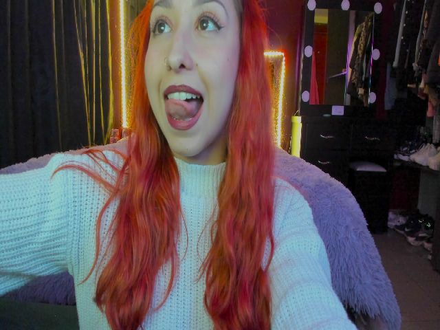 Live sex webcam photo for Cristal_kat #272236039